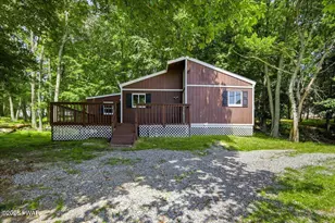 4774 Pine Ridge Dr W, Bushkill, PA 18324 - Photo 1