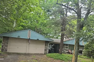 405 Park Ave, Mount Pocono, PA 18344 - Photo 1