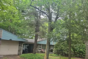 405 Park Ave, Mount Pocono, PA 18344 - Photo 3