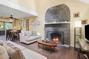 112 Rainbow Dr, Lackawaxen, PA 18435 - Photo 3