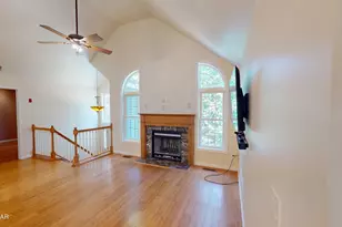 110 Stafford Ct, Milford, PA 18337 - Photo 3