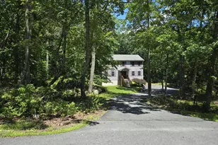 102 Bobwood Ln, Milford, PA 18337 - Photo 3