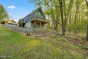 578 Lakeview Dr E, Lake Ariel, PA 18436 - Photo 1