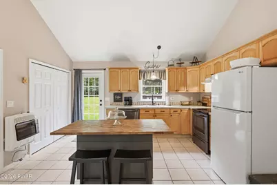 1060 Apache Trail, Gouldsboro, PA 18424 - Photo 9