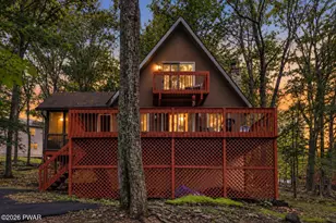 2158 Southport Dr, Bushkill, PA 18324 - Photo 1