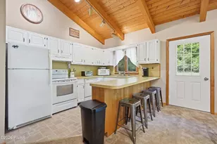 103 N Redwood Dr, Greentown, PA 18426 - Photo 15