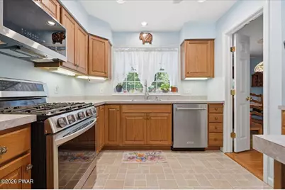 804 Waxwing Court, Hawley, PA 18428 - Photo 9