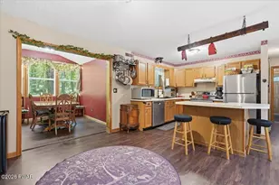 805 Mustang Ct, Hawley, PA 18428 - Photo 13