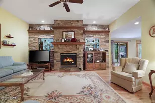 108 Canterbrook Dr, Lords Valley, PA 18428 - Photo 7
