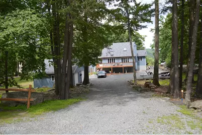 136 Hillside Drive, Greentown, PA 18426 - Photo 3