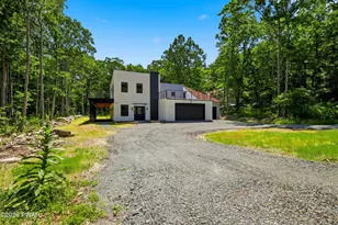 118 Surrey Dr, Lords Valley, PA 18428 - Photo 5