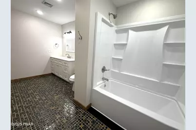 307 Main Avenue #2nd Floor, Hawley, PA 18428 - Photo 15