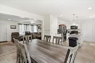 386 Belmont St, Waymart, PA 18472 - Photo 17
