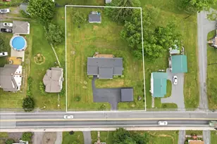 386 Belmont St, Waymart, PA 18472 - Photo 3