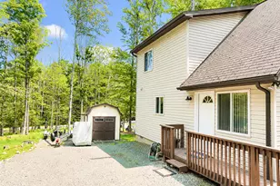 1029 Lakeshore Dr, Lake Ariel, PA 18436 - Photo 3