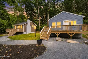 104 & 106 Lake Hill Ct, Hawley, PA 18428 - Photo 1