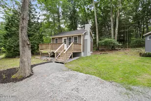 104 & 106 Lake Hill Ct, Hawley, PA 18428 - Photo 3
