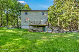 1019 Maplewood Dr, Newfoundland, PA 18445 - Photo 17