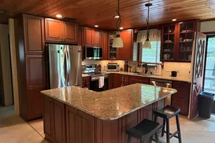 129 Big Bear Dr, Greentown, PA 18426 - Photo 3