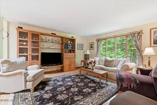 154 Santos Dr, Milford, PA 18337 - Photo 7