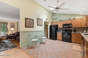 154 Santos Dr, Milford, PA 18337 - Photo 29