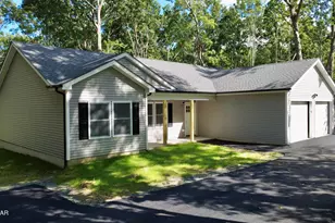 127 Buck Run Dr, Milford, PA 18337 - Photo 1