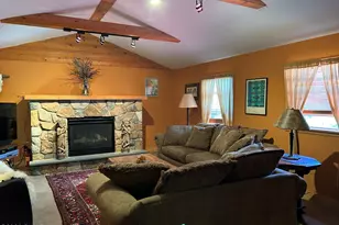 128 Shiny Mountain Rd, Greentown, PA 18426 - Photo 5