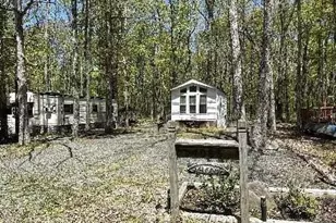 203 Locust Lake Dr, Milford, PA 18337 - Photo 21