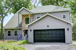 127 Lakewood Dr, Dingmans Ferry, PA 18328 - Photo 17