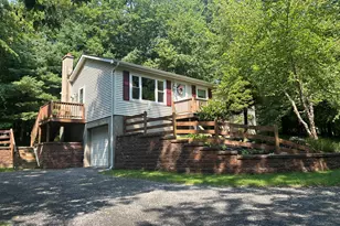 125 Birch Leaf Dr, Milford, PA 18337 - Photo 3