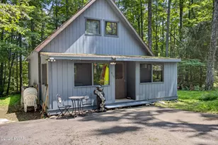 90 Lakeview Dr, Lake Ariel, PA 18436 - Photo 3