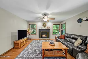 802 Overlook Ct, Lords Valley, PA 18428 - Photo 29