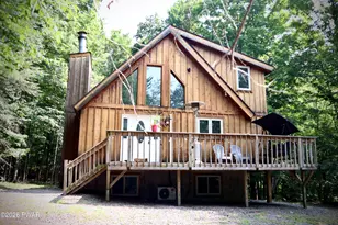 549 Lakeview Dr E, Lake Ariel, PA 18436 - Photo 1