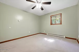 206 Oakenshield Dr, Tamiment, PA 18371 - Photo 29