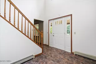 118 Navajo Ct, Hawley, PA 18428 - Photo 9