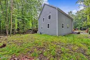 180 N Fairway Dr, Lake Ariel, PA 18436 - Photo 35