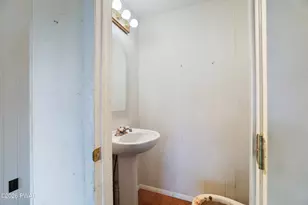 800 Elm Ct, Hawley, PA 18428 - Photo 19
