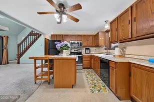800 Mustang Ct, Lords Valley, PA 18428 - Photo 11
