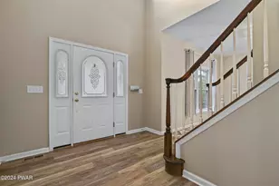 100 Teak Ln, Dingmans Ferry, PA 18328 - Photo 13