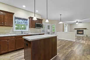 100 Teak Ln, Dingmans Ferry, PA 18328 - Photo 5