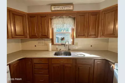1352 Fountain Drive, Newfoundland, PA 18445 - Photo 7