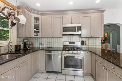208 W Harford Street, Milford, PA 18337 - Photo 27