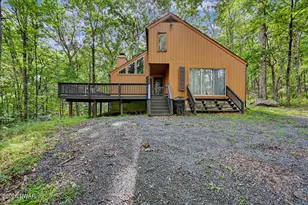 202 Basswood Dr, Hawley, PA 18428 - Photo 5