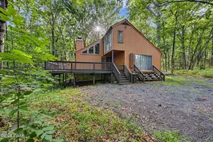 202 Basswood Dr, Hawley, PA 18428 - Photo 1