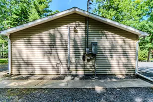 124 Claudine Ln, Dingmans Ferry, PA 18328 - Photo 35