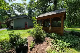 139 Pocono Cir Dr W, Dingmans Ferry, PA 18328 - Photo 11