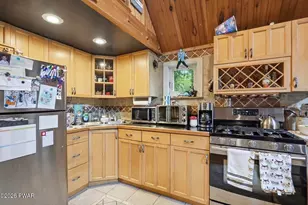 204 Mountain Lake Dr, Dingmans Ferry, PA 18328 - Photo 3