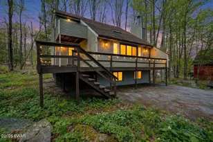 10 Garden Dr, Hamlin, PA 18436 - Photo 1