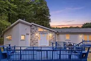 1458 Belgravia Dr, Tobyhanna, PA 18466 - Photo 1