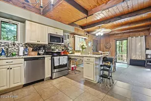 285 Lakeview Dr W, Lake Ariel, PA 18436 - Photo 15
